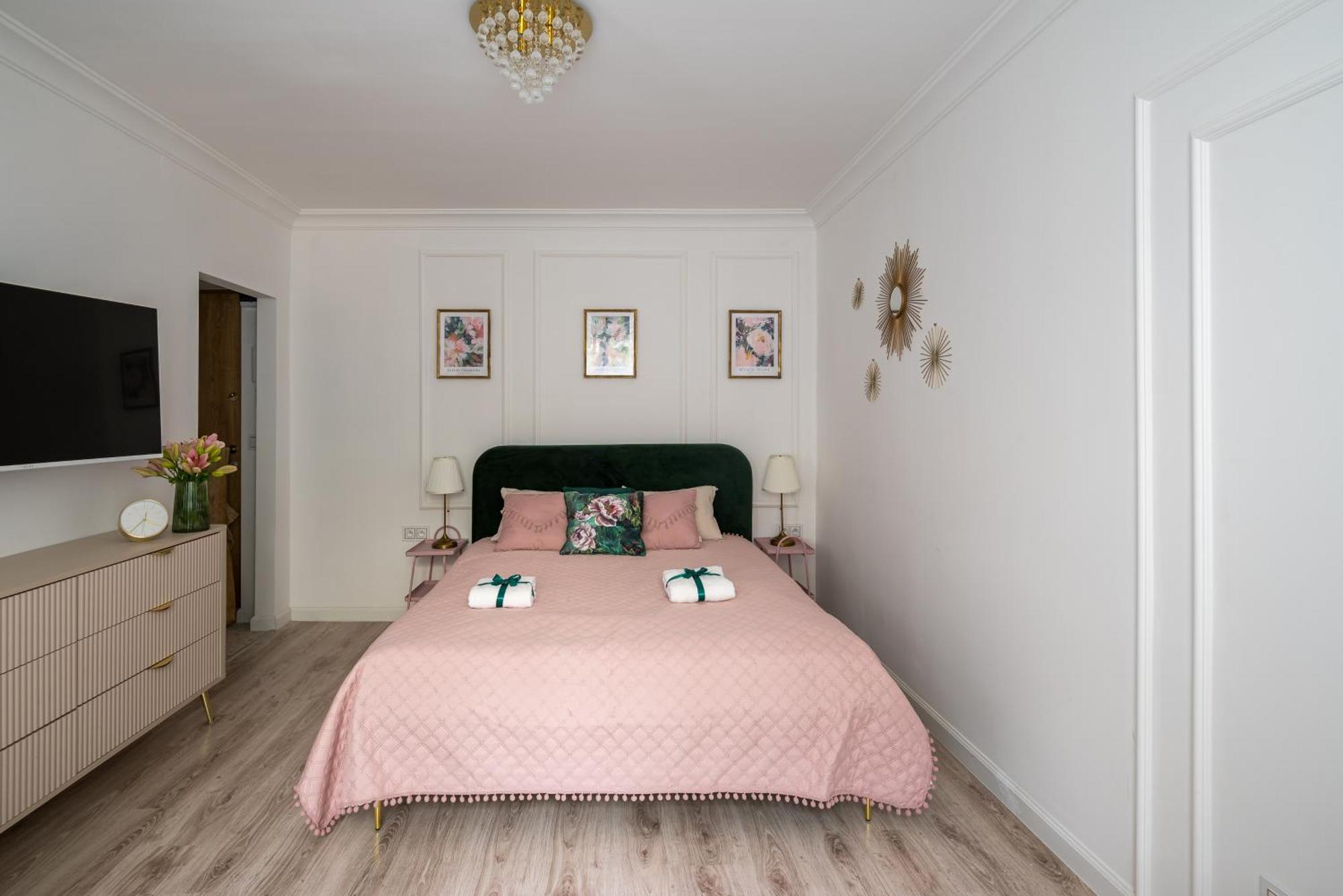 Lovely Downtown Studio At Most Lively Hoza Street, Discover Warsaw On Foot Екстер'єр фото